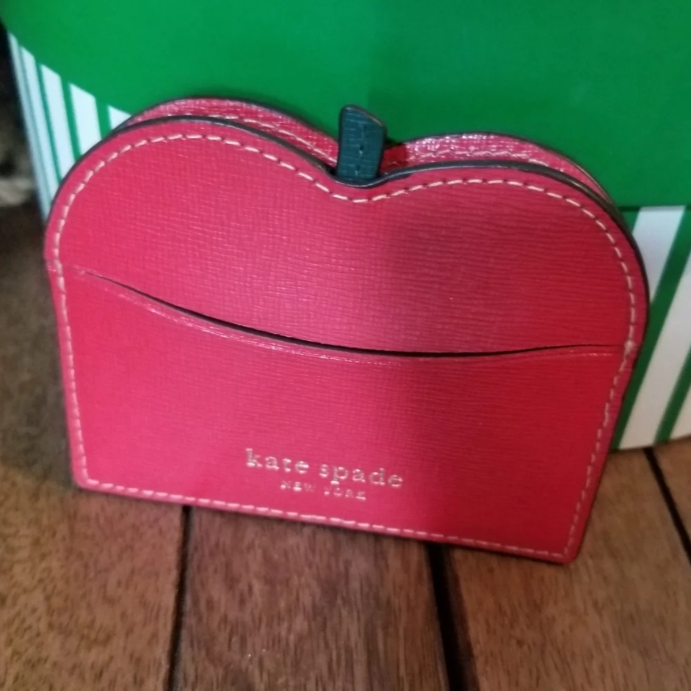 Disney X Kate Spade Snow White Card Holder - Picture 6 of 8